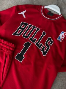 Мужской Летний Красный Комплект Двойка Chicago Bulls – Чикаго Буллз с Ярким Принтом Футболка и Штаны