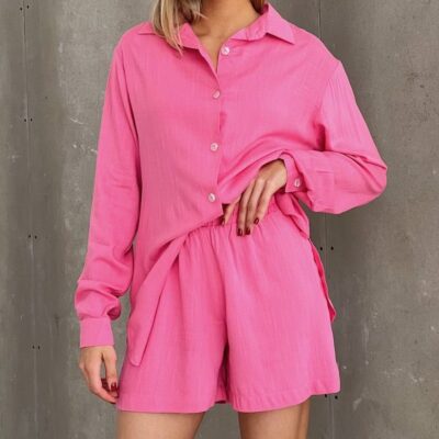 Женский Летний Льняной Розовый Костюм Свободного Кроя - Удлиненная Рубашка + Шорты с Высокой Талией