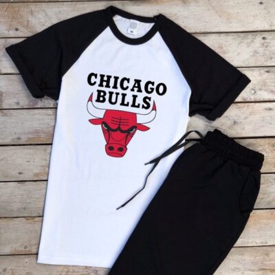 Мужская Черно-Белая Футболка Свободного Кроя с Принтом Надписью Chicago Bulls – Чикаго Буллз